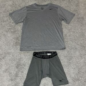 (2 item)Gray Nike Tee dri fit Running Marathon T shirt & Pro Combat Shorts M